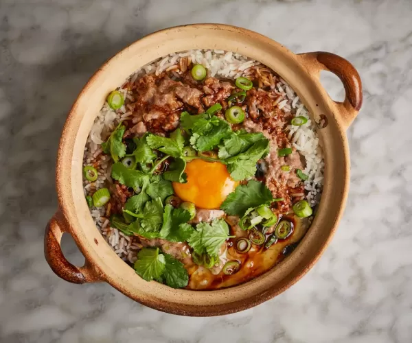 Image 01 - Poons Claypot rice with minced beef